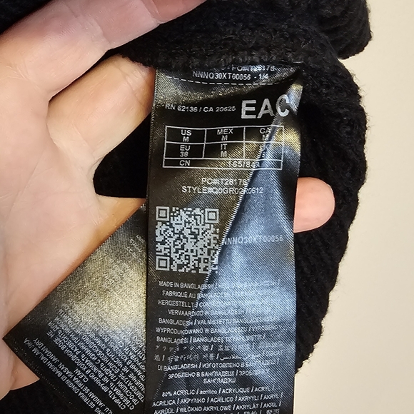 GUESS Roma Faux Fur Cable Knit Black Sweater Size M - Picture 10 of 10